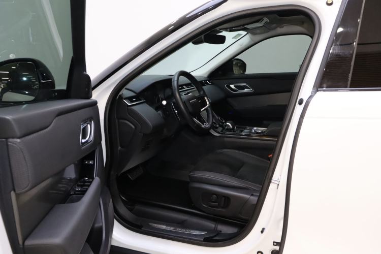 Used Land Rover Range Velar 2022 250 PS Interior 1