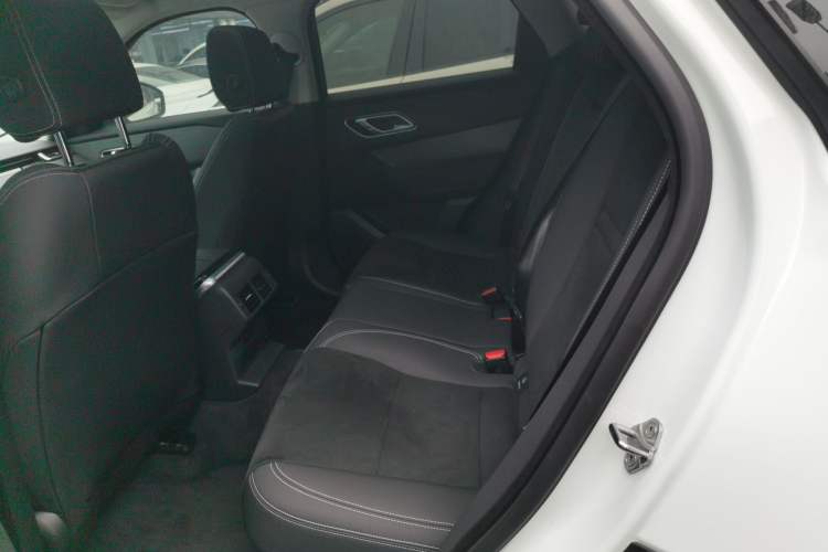 Used Land Rover Range Velar 2022 250 PS Interior 1