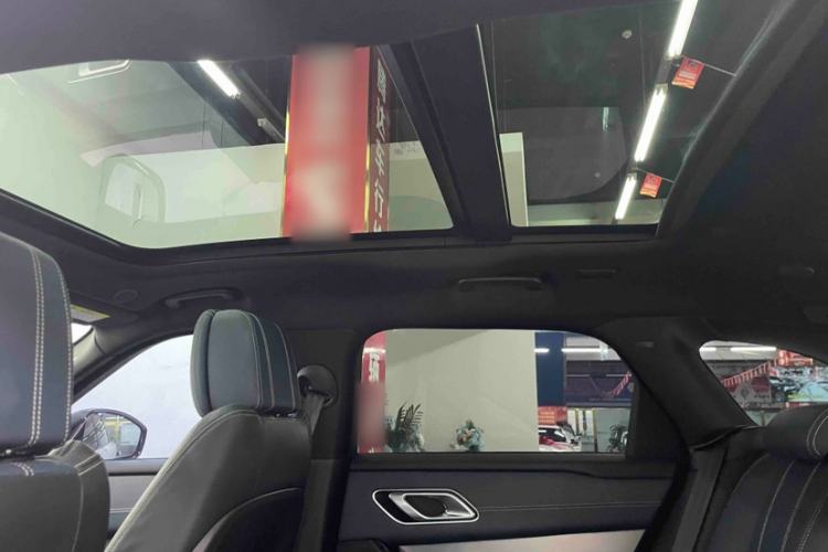 Used Land Rover Range Velar 2022 250 PS Sparkling Heritage Edition Interior 1