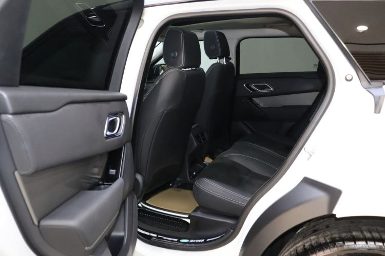 Used Land Rover Range Velar 2022 250 PS Interior 2