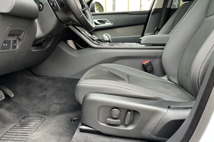 Used Land Rover Range Velar 2022 250 PS Interior 4