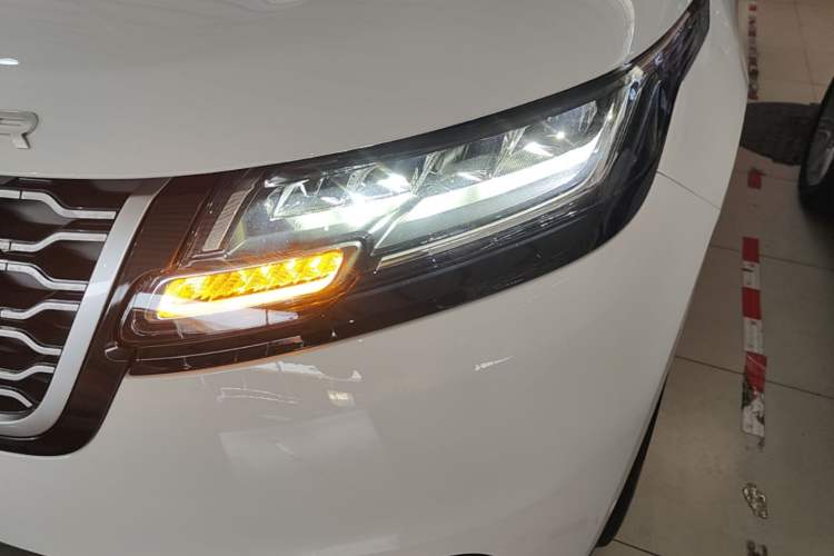 Used Land Rover Range Velar 2022 250 PS Left Front Headlight