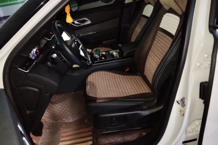 Used Land Rover Range Velar 2022 250 PS Left Front Seat