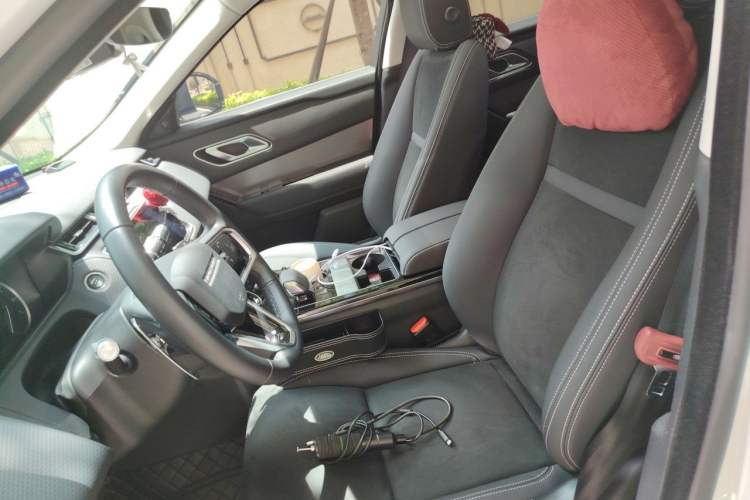Used Land Rover Range Velar 2022 250 PS Left Front Seat