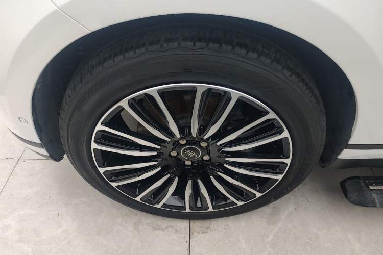 Used Land Rover Range Velar 2022 250 PS Left Front Wheel Hub