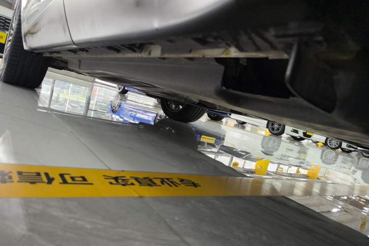Used Land Rover Range Velar 2022 250 PS Left Side Sill