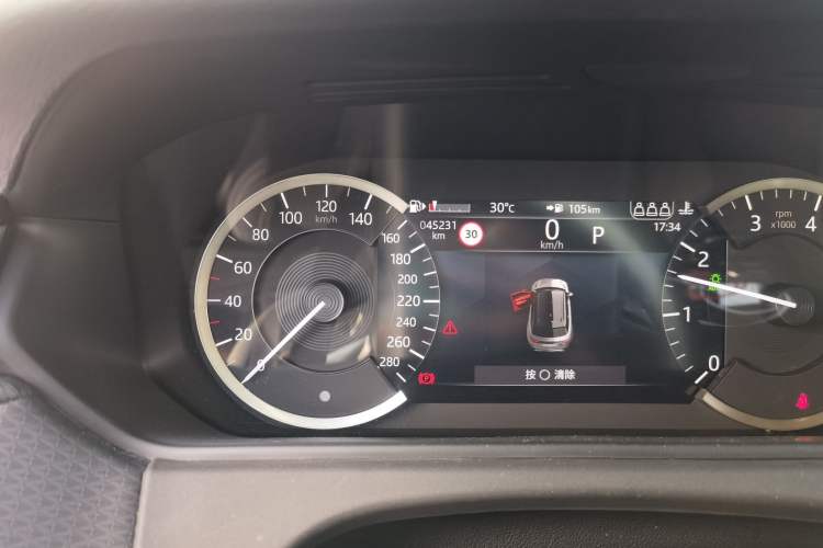 Used Land Rover Range Velar 2022 250 PS Odometer Close Up