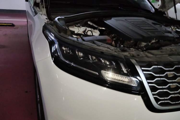 Used Land Rover Range Velar 2022 250 PS Right Front Headlight