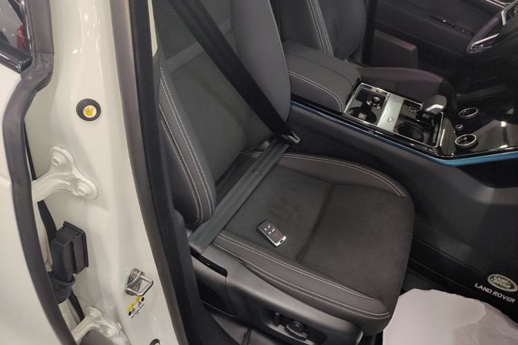 Used Land Rover Range Velar 2022 250 PS Right Front Seat