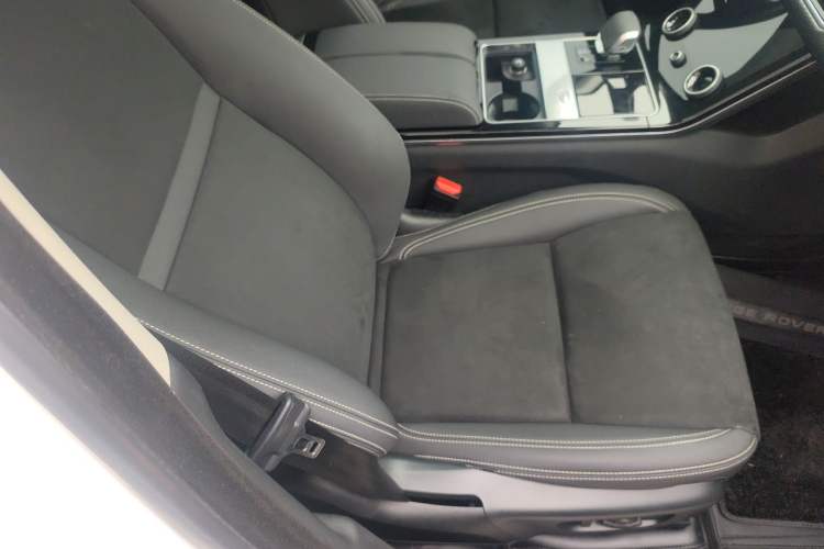 Used Land Rover Range Velar 2022 250 PS Right Front Seat