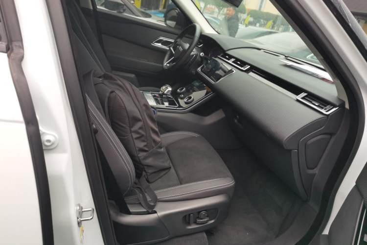 Used Land Rover Range Velar 2022 250 PS Right Front Seat