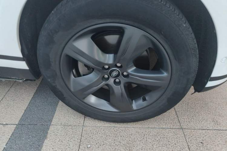 Used Land Rover Range Velar 2022 250 PS Right Front Wheel Hub