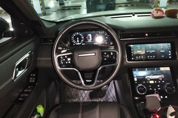 Used Land Rover Range Velar 2022 250 PS Steering Wheel
