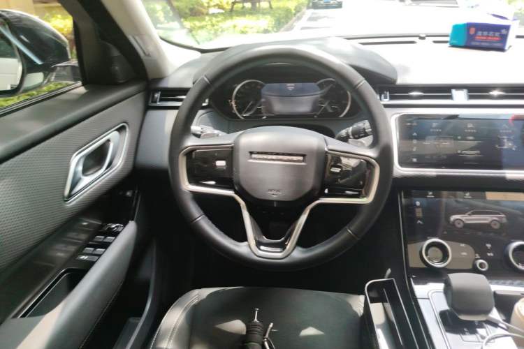 Used Land Rover Range Velar 2022 250 PS Steering Wheel