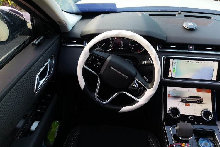 Used Land Rover Range Velar 2022 250 PS Steering Wheel