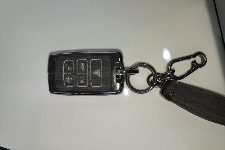 Used Land Rover Range Velar 2022 250 PS Vehicle Key