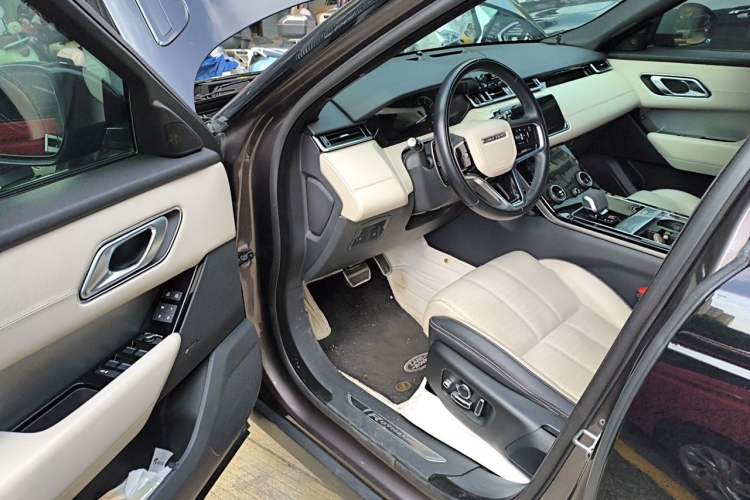 Used Land Rover Range Velar 2023 250 PS Ebony Black Limited Edition Driver Seat