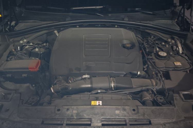 Used Land Rover Range Velar 2023 250 PS Engine Bay