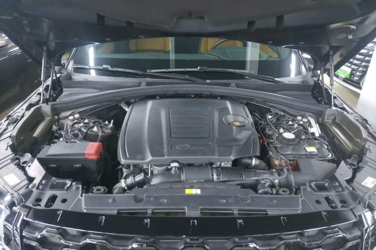 Used Land Rover Range Velar 2023 250 PS Ebony Black Limited Edition Engine Bay