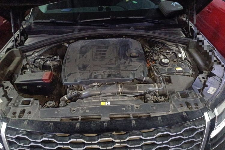 Used Land Rover Range Velar 2023 250 PS Engine Bay