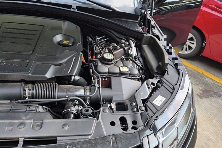 Used Land Rover Range Velar 2023 250 PS Ebony Black Limited Edition Engine Bay Left
