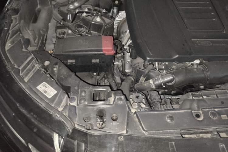 Used Land Rover Range Velar 2023 250 PS Ebony Black Limited Edition Engine Bay Right