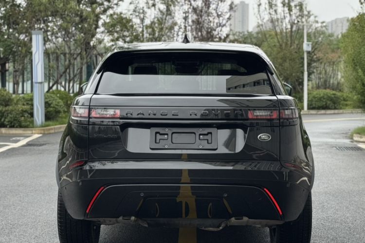 Used Land Rover Range Velar 2023 250 PS Ebony Black Limited Edition Exterior 4