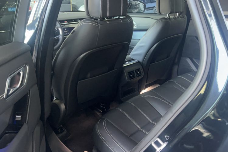 Used Land Rover Range Velar 2023 250 PS Ebony Black Limited Edition Interior 2