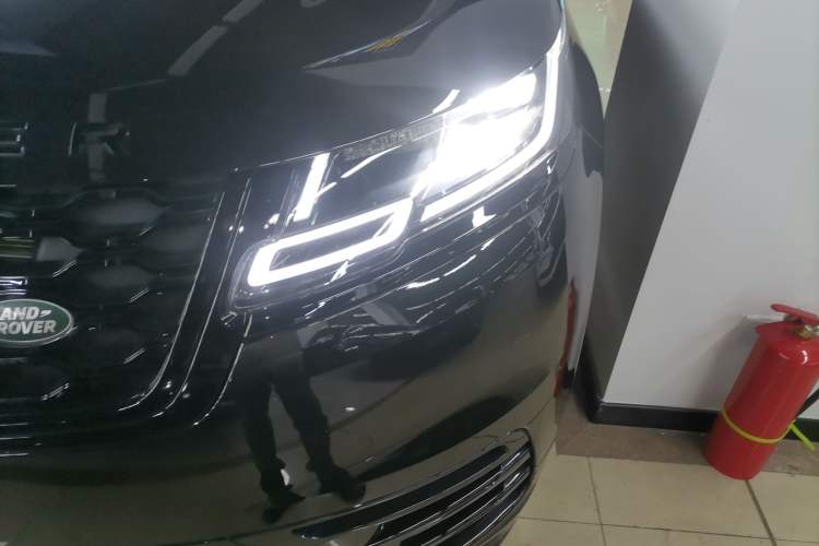 Used Land Rover Range Velar 2023 250 PS Ebony Black Limited Edition Left Front Headlight
