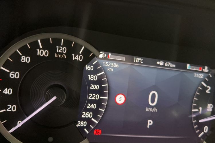 Used Land Rover Range Velar 2023 250 PS Ebony Black Limited Edition Odometer Close Up