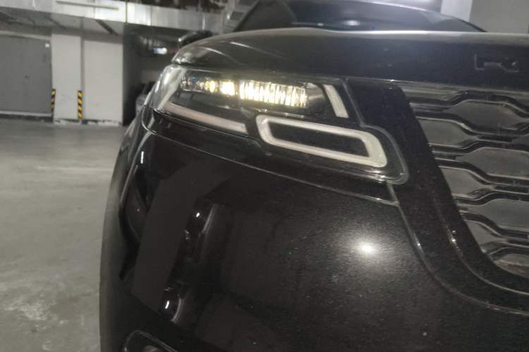 Used Land Rover Range Velar 2023 250 PS Ebony Black Limited Edition Right Front Headlight