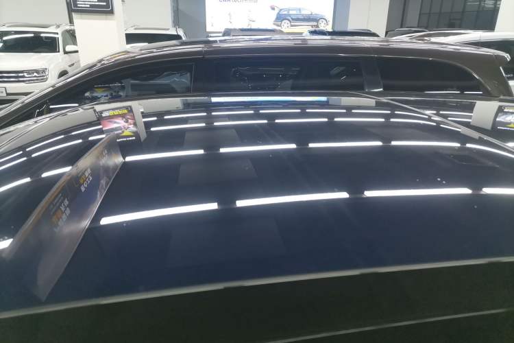 Used Land Rover Range Velar 2023 250 PS Ebony Black Limited Edition Roof