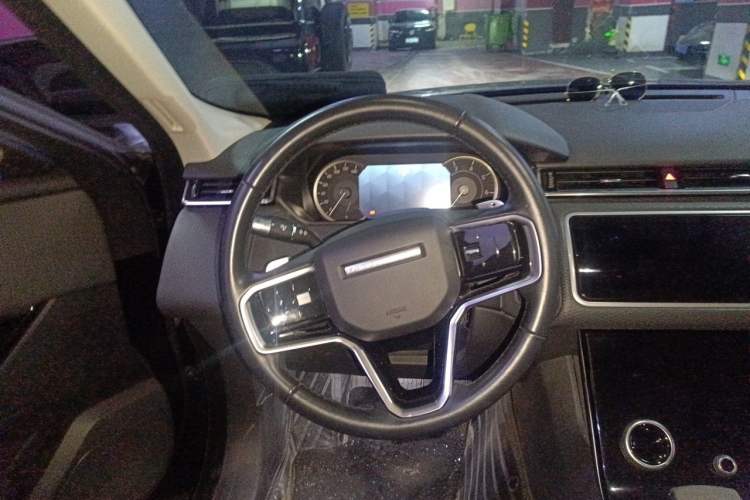 Used Land Rover Range Velar 2023 250 PS Steering Wheel