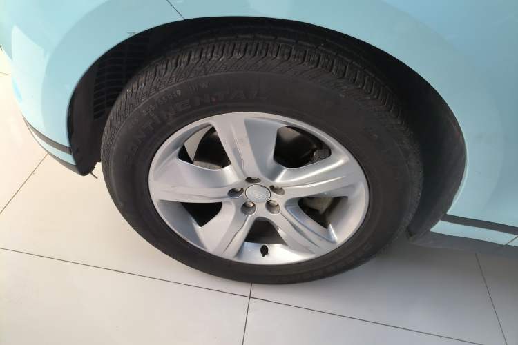 Used Land Rover Range Velar 2023 250 PS Left Front Wheel Hub
