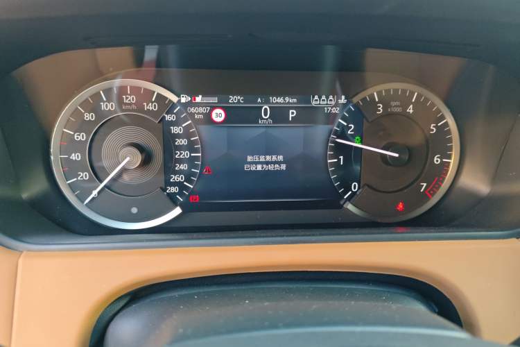Used Land Rover Range Velar 2023 250 PS Ebony Black Limited Edition Instrument Cluster