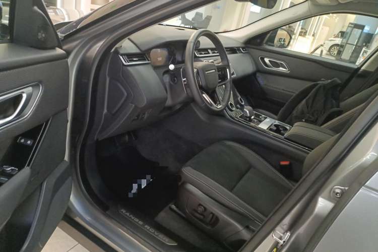 Used Land Rover Range Velar 2023 250 PS Driver Seat
