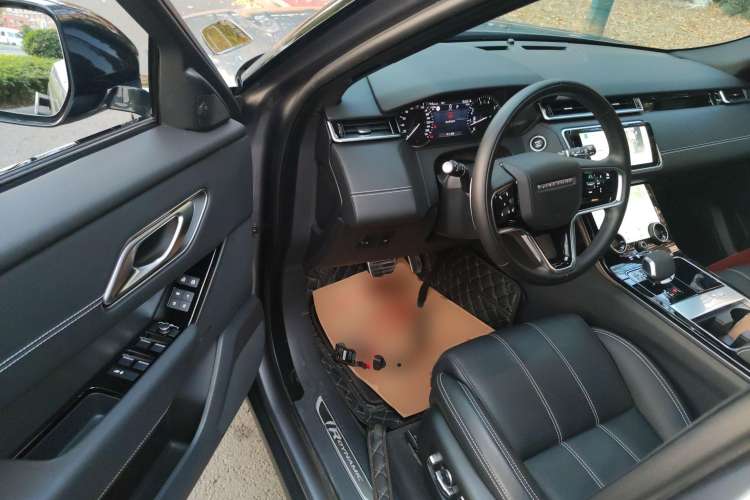 Used Land Rover Range Velar 2023 250 PS Ebony Black Limited Edition Driver Seat