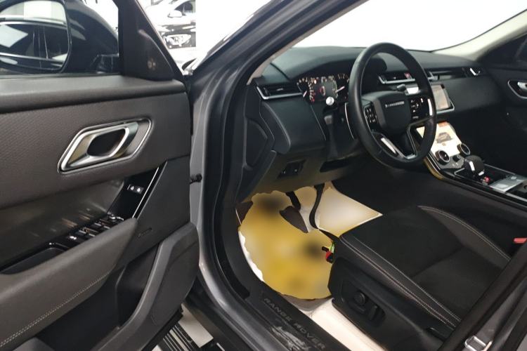 Used Land Rover Range Velar 2023 250 PS Driver Seat
