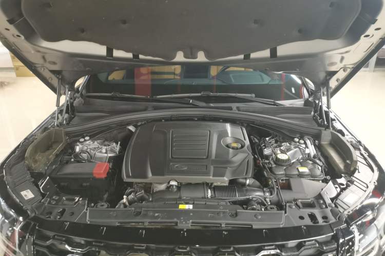 Used Land Rover Range Velar 2023 250 PS Ebony Black Limited Edition Engine Bay