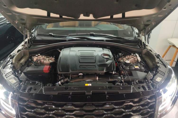 Used Land Rover Range Velar 2023 250 PS Ebony Black Limited Edition Engine Bay