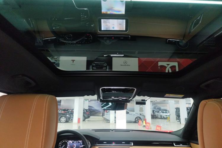 Used Land Rover Range Velar 2023 250 PS Ebony Black Limited Edition Headliner