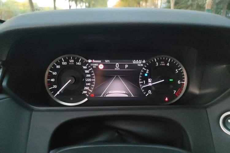 Used Land Rover Range Velar 2023 250 PS Ebony Black Limited Edition Instrument Cluster