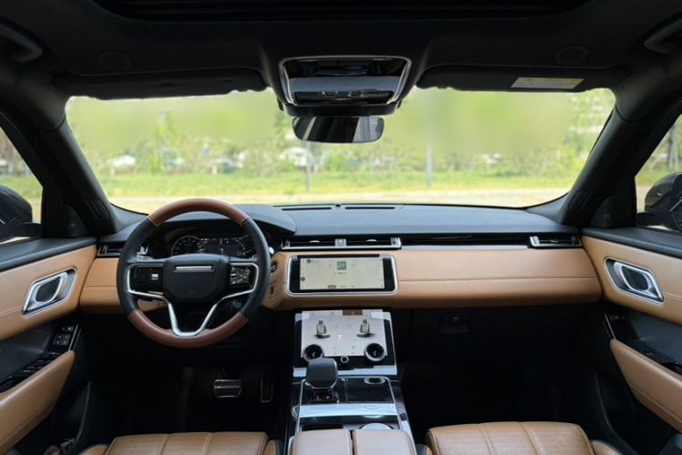 Used Land Rover Range Velar 2023 250 PS Ebony Black Limited Edition Interior 10