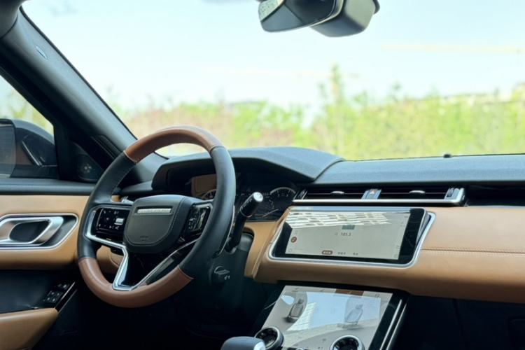 Used Land Rover Range Velar 2023 250 PS Ebony Black Limited Edition Interior 12