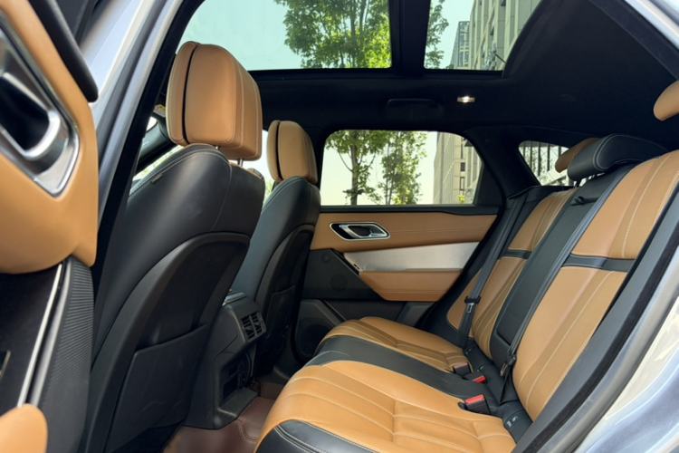 Used Land Rover Range Velar 2023 250 PS Ebony Black Limited Edition Interior 4