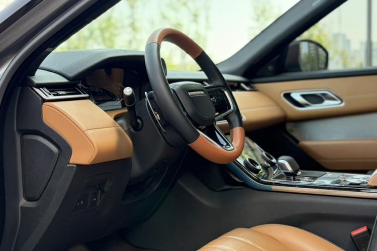 Used Land Rover Range Velar 2023 250 PS Ebony Black Limited Edition Interior 7