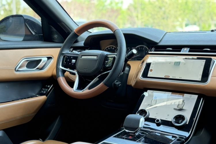 Used Land Rover Range Velar 2023 250 PS Ebony Black Limited Edition Interior 9