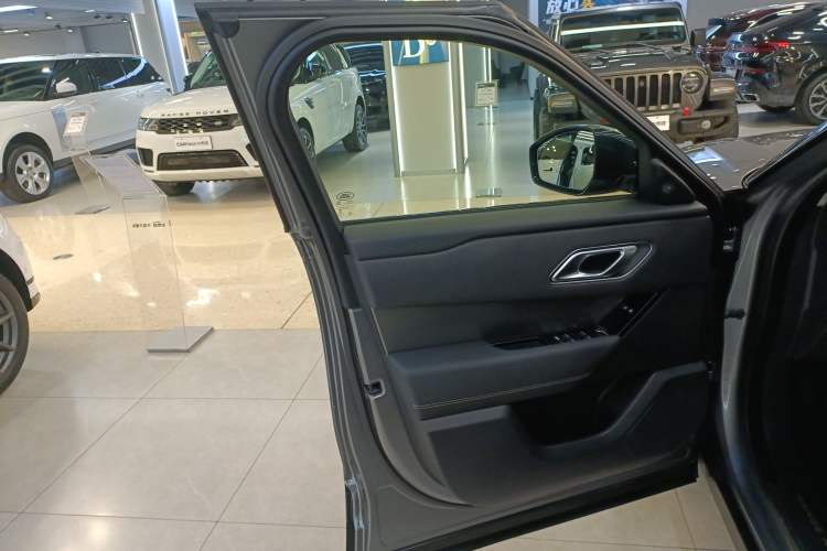 Used Land Rover Range Velar 2023 250 PS Left Front Door Interior