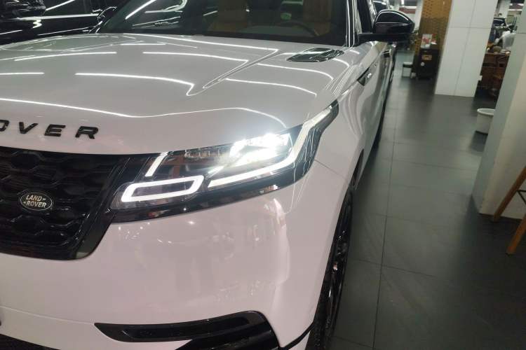 Used Land Rover Range Velar 2023 250 PS Ebony Black Limited Edition Left Front Headlight
