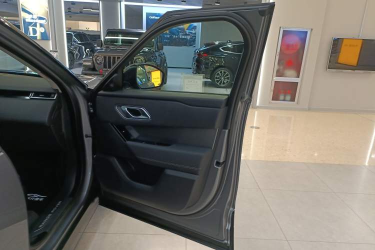 Used Land Rover Range Velar 2023 250 PS Right Front Door Interior